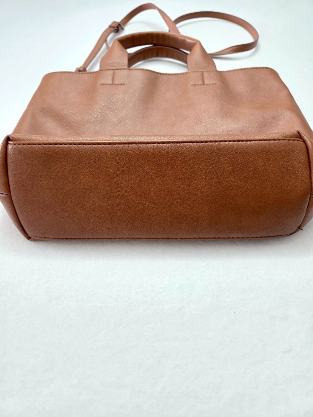 Universal Thread Women's Cognac Faux Leather Tote Crossbody Bag Brown - Picture 5 of 9